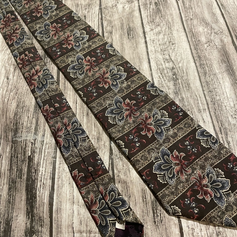 Milano 100% silk tie